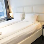 A Hotell