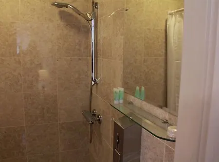 Hotel A