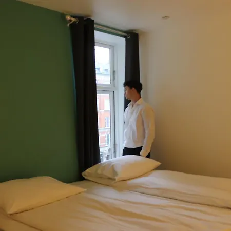 Hotel A
